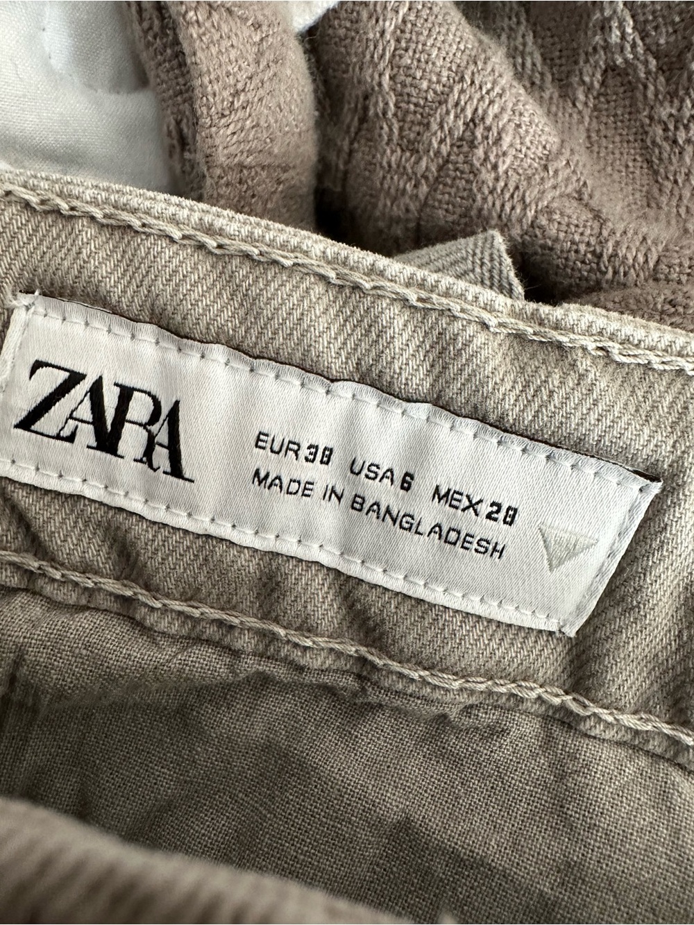 Zara • Mid Rise Adjustable Tab Cotton Cargo Pants - Picture 7 of 9